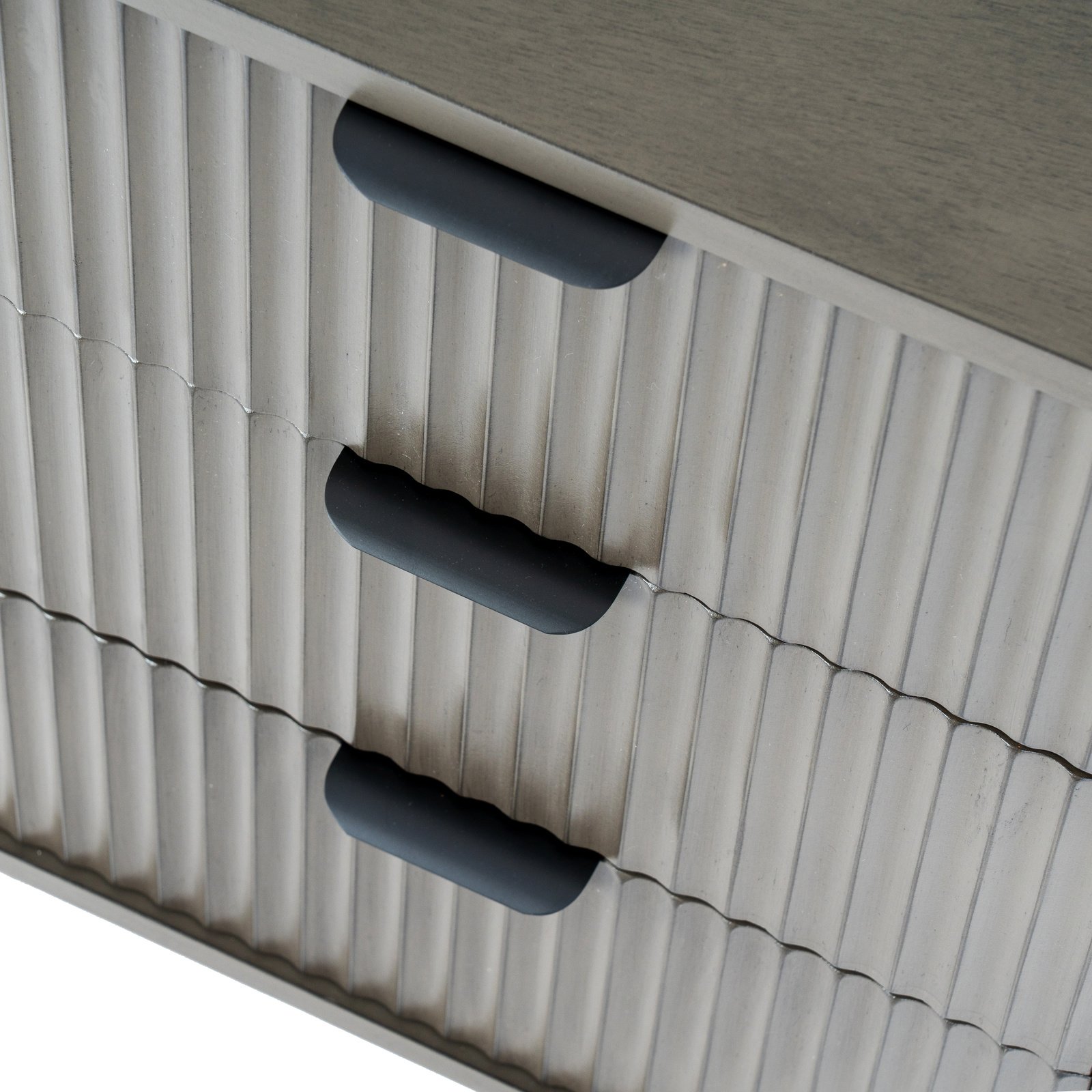 Reeded Three Drawer Bedside Table - Image 4