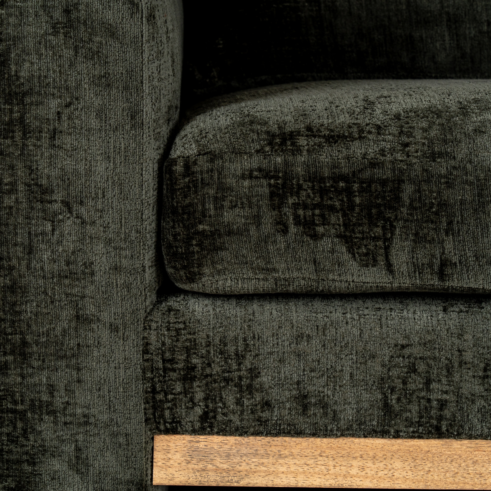 Relaxed Occasional Chair - Image 4